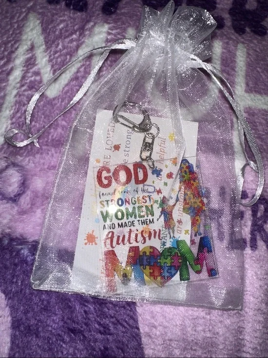 Autism Awareness Puzzle Heart MOM Keychain with Positive Affirmation Card - Picture 3 of 6